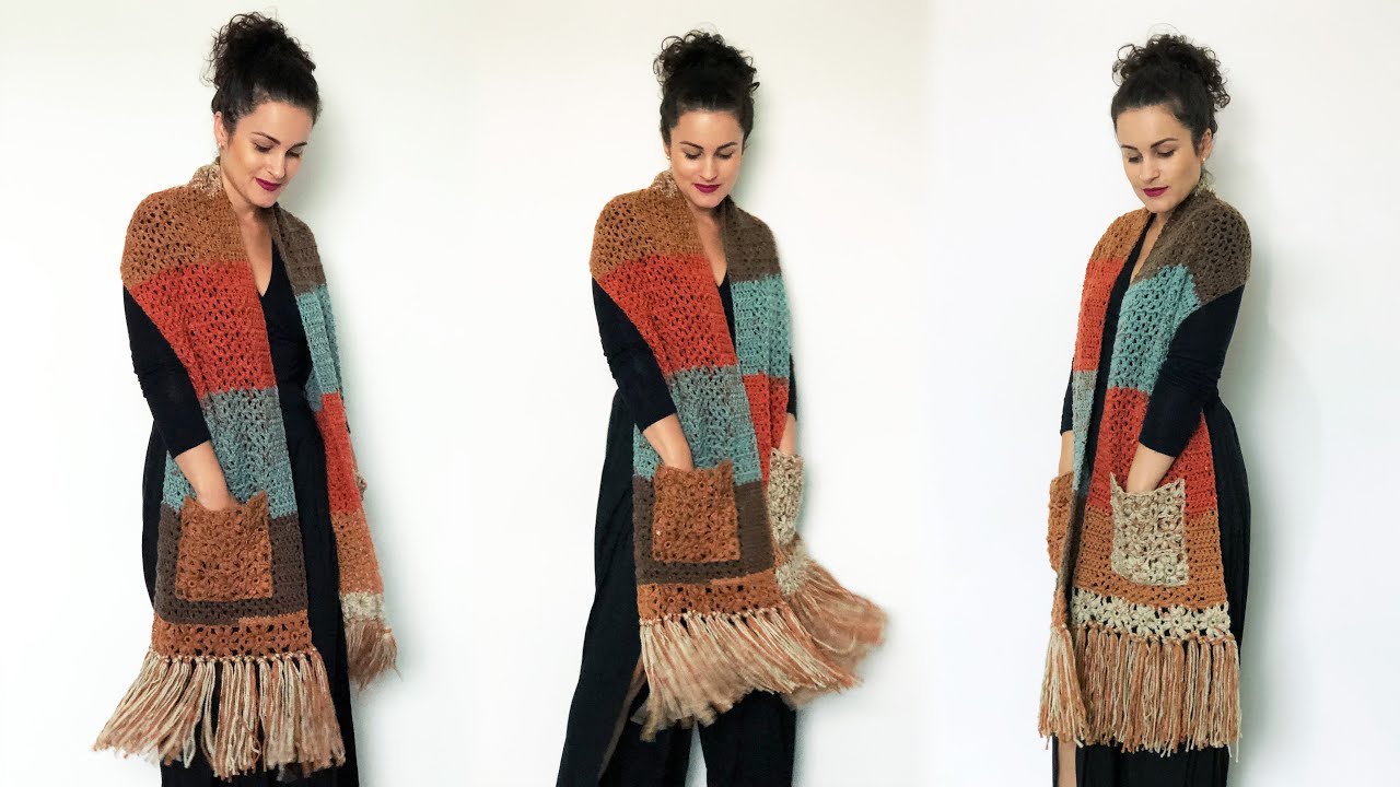 CACHECOL COM BOLSOS - CROCHÊ