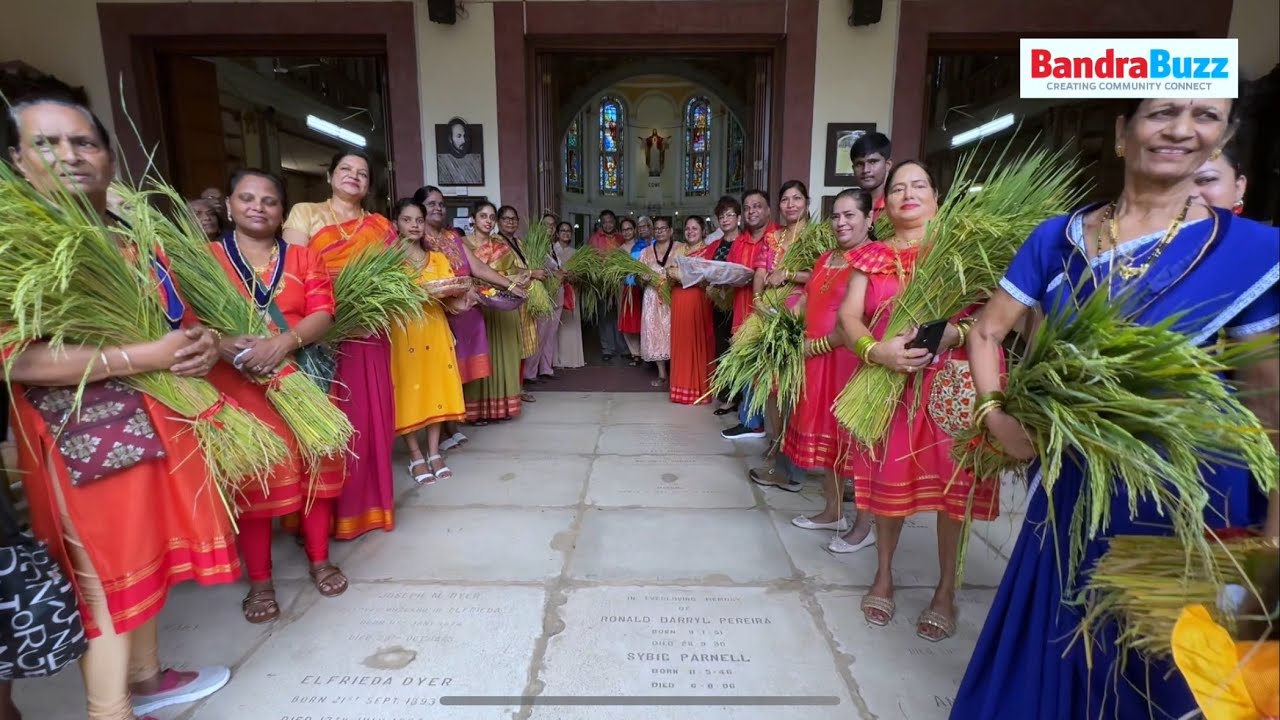 Индийская община Бандры отмечает праздник урожая (Агера) в церкви Святого Петра