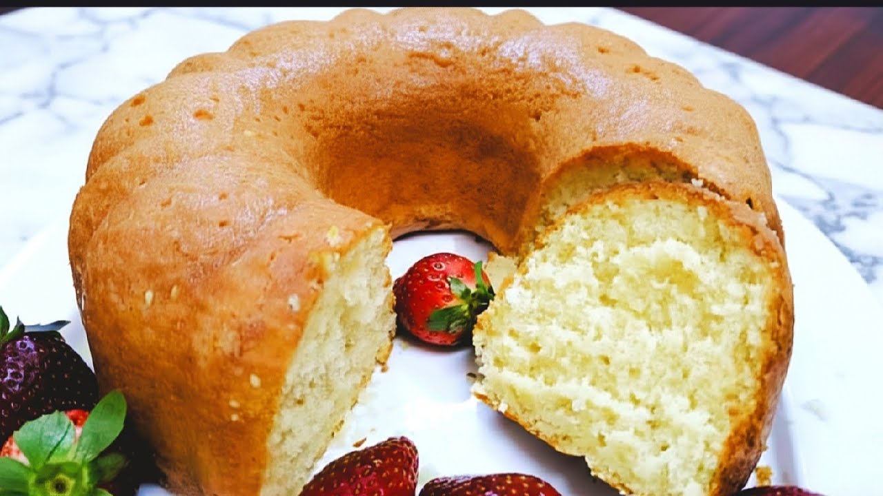 كيك هش وخفيف جدًا بدون زبدة ولا زيت ولا سمن… والمكوّن السري هيصدمك! 😱🍰