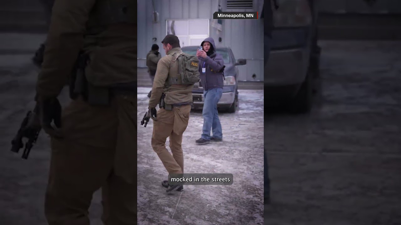 JD Vance Places Candle Outside Hooters Where ICE Agents Were Heckled