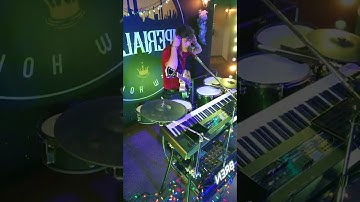 One Man Band cover songs like 5 guys!! live looping magic!!🎉