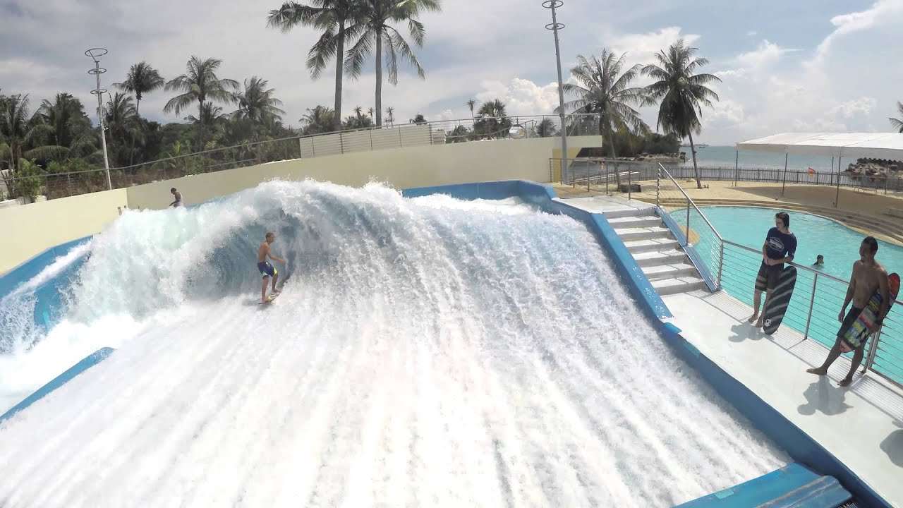 Wave House Sentosa Logo