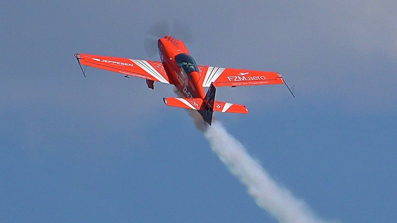 Extra 330 LX aerobatic display - Uwe Wendt - Airshow Gelnhausen 2023