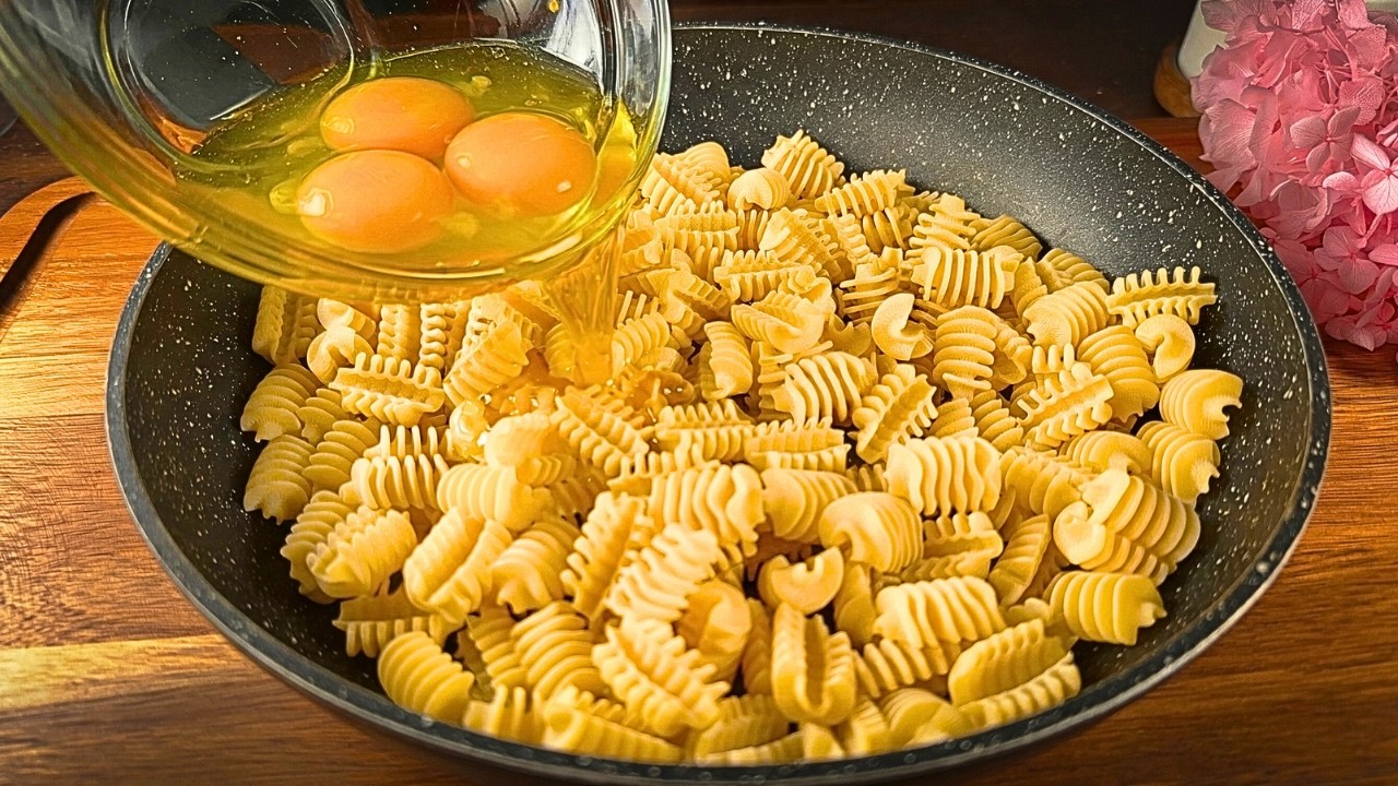 Паста с яйцами лучше пиццы! Я готовлю это почти каждый день.