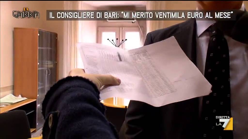 Il consigliere di Bari: “Mi merito ventimila euro al mese”