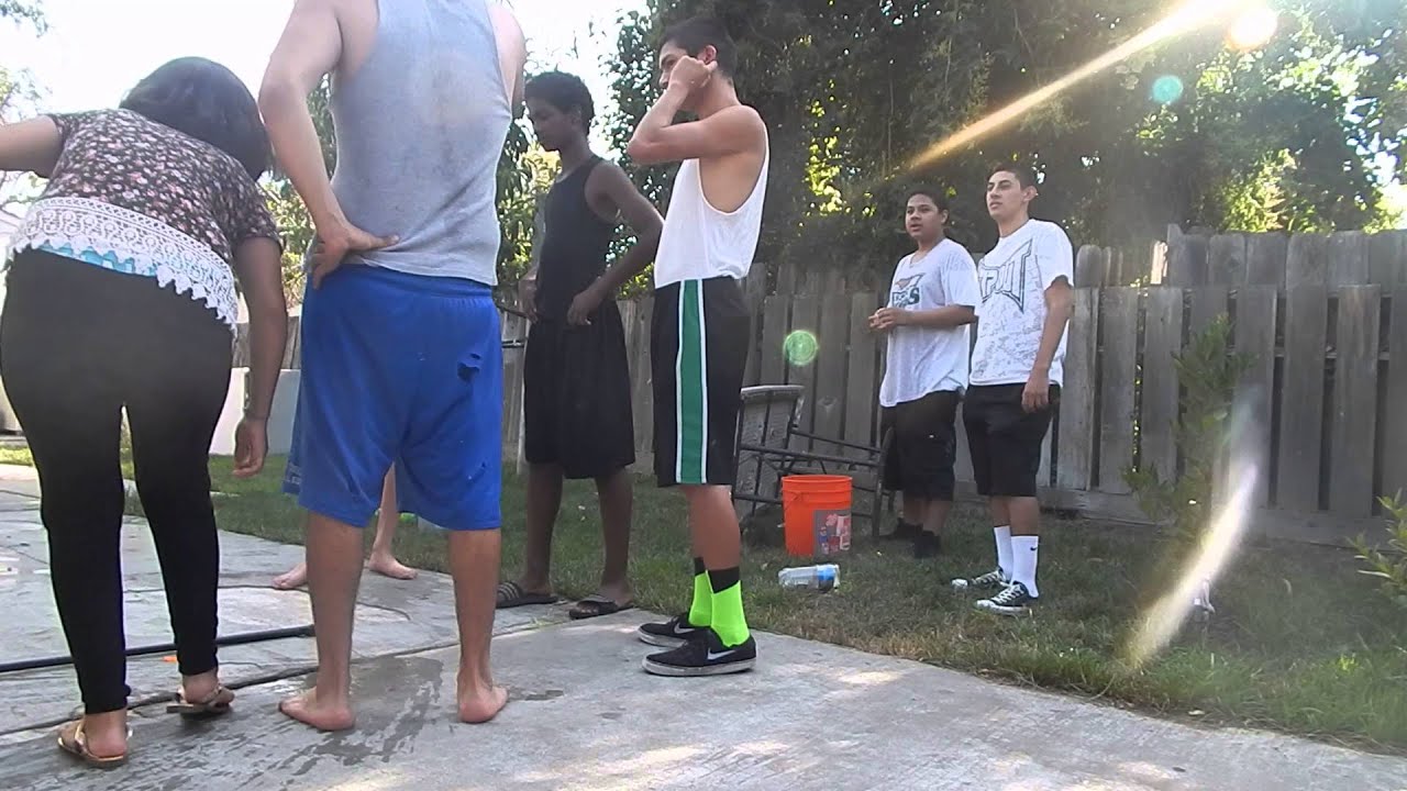 EXTREME WATER BALLOON FIGHT!!