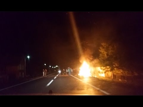 Video: Psića Koji Se Guši Spasili Policajci I Vatrogasci