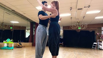Tango 100: Salida Basica, practice embraces