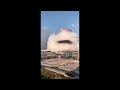 لحظة الانفجار الضخم الذي هز ميناء العاصمة اللبنانية بيروت 