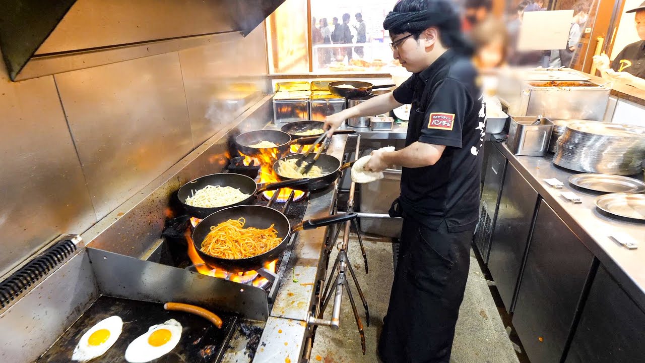 ５つ鍋を同時にさばくデカ盛りパスタ職人の神技注文さばき