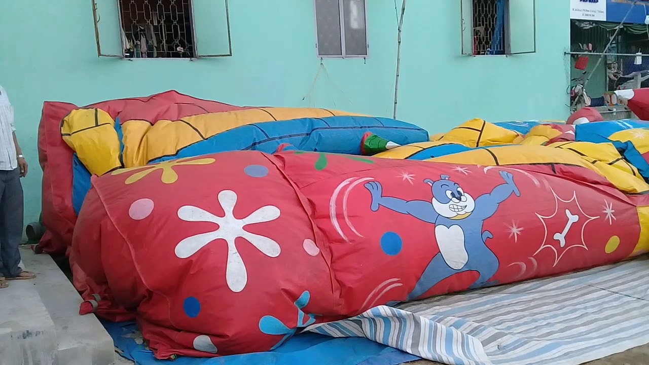 Nhà hơi bơm hơi .