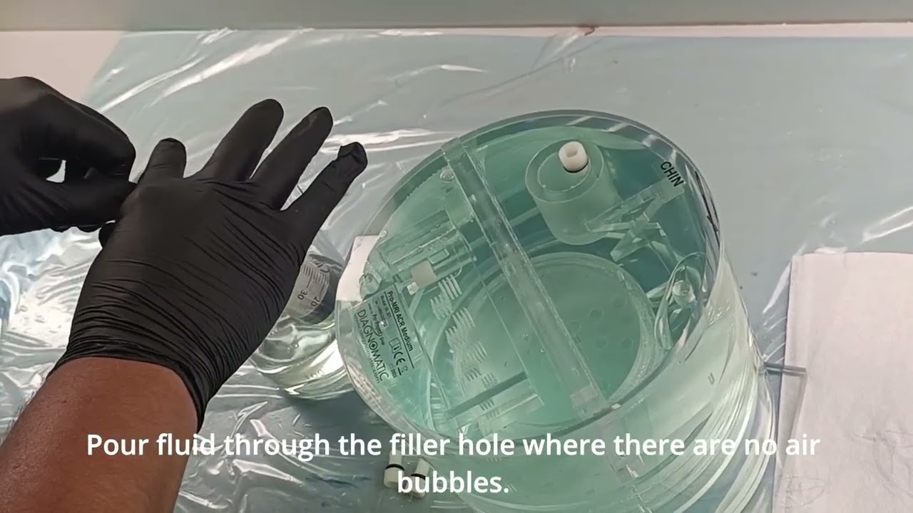 Removing air bubbles from an ACR MRI phantom