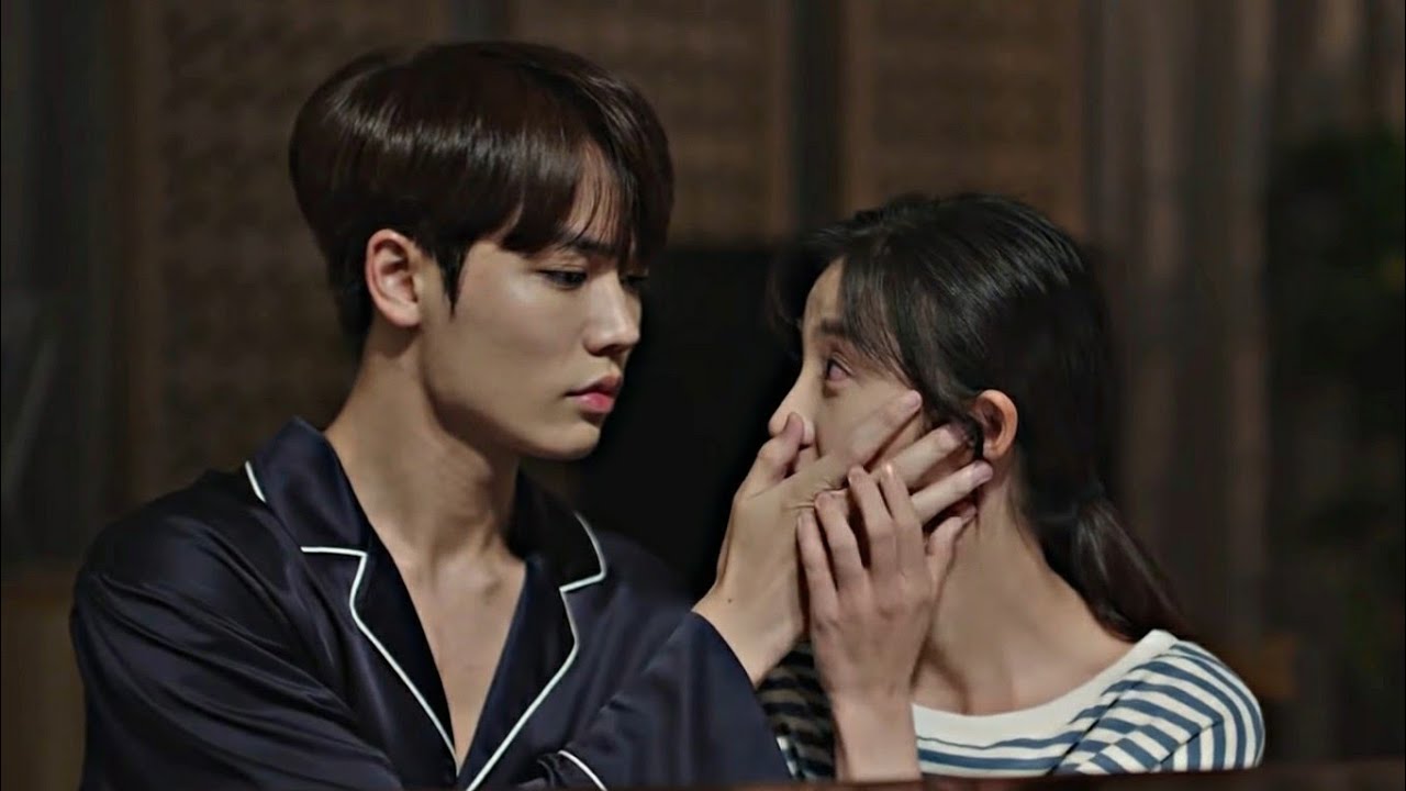 Çin Klip • Görme Engelli Adama Aşık Oldu • Zaafımsın - YouTube