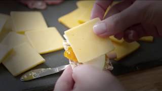CRACKER BARREL Gouda and Extra Sharp Cheddar Pairing Board