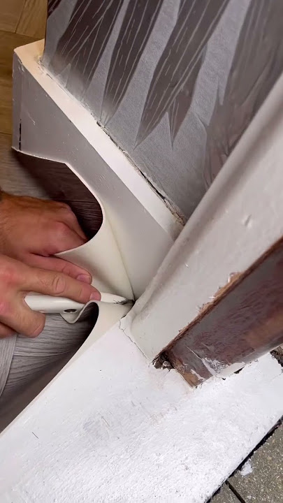 HOW TO CUT A Corner In Cushion Vinyl Flooring #vinyl #diy #howto #shorts
