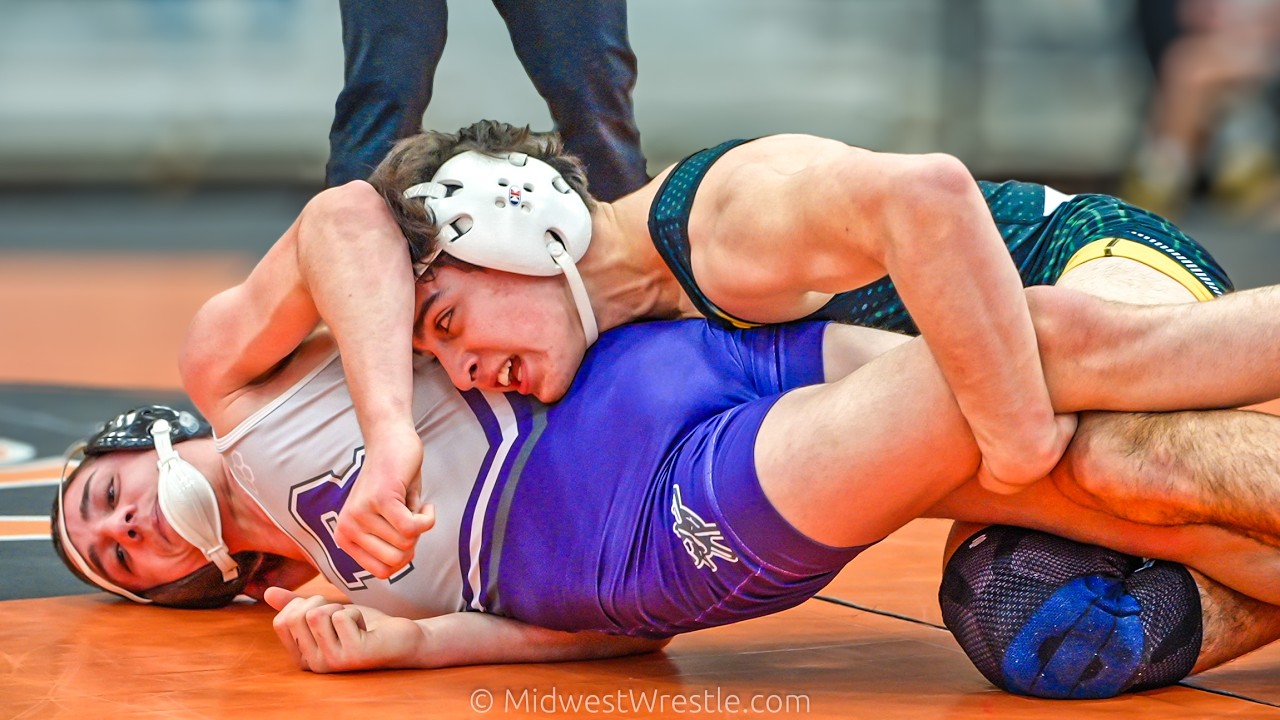 132 – Shawn Kogan {G} of Stevenson IL vs. Deegan Schabacker {R} of Rochelle IL
