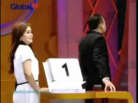 Deal Or No Deal indonesia   Vega Darwanti