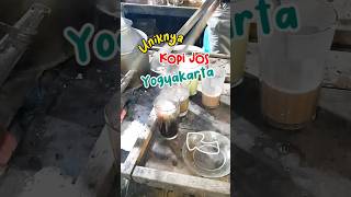 KOPI JOSS YOGYAKARTA‼️Racikan Kopi Hitam Pake Arang Panas. Sensasi Minum Kopi Khas Jogja #streetfood