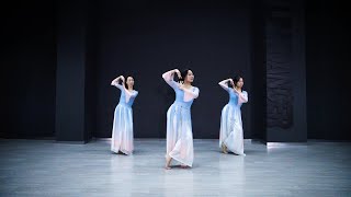 Classical Chinese Dance Traditional【Flowing Water with Peach Blossom 流水桃花】| By Adult Beginner Class screenshot 5