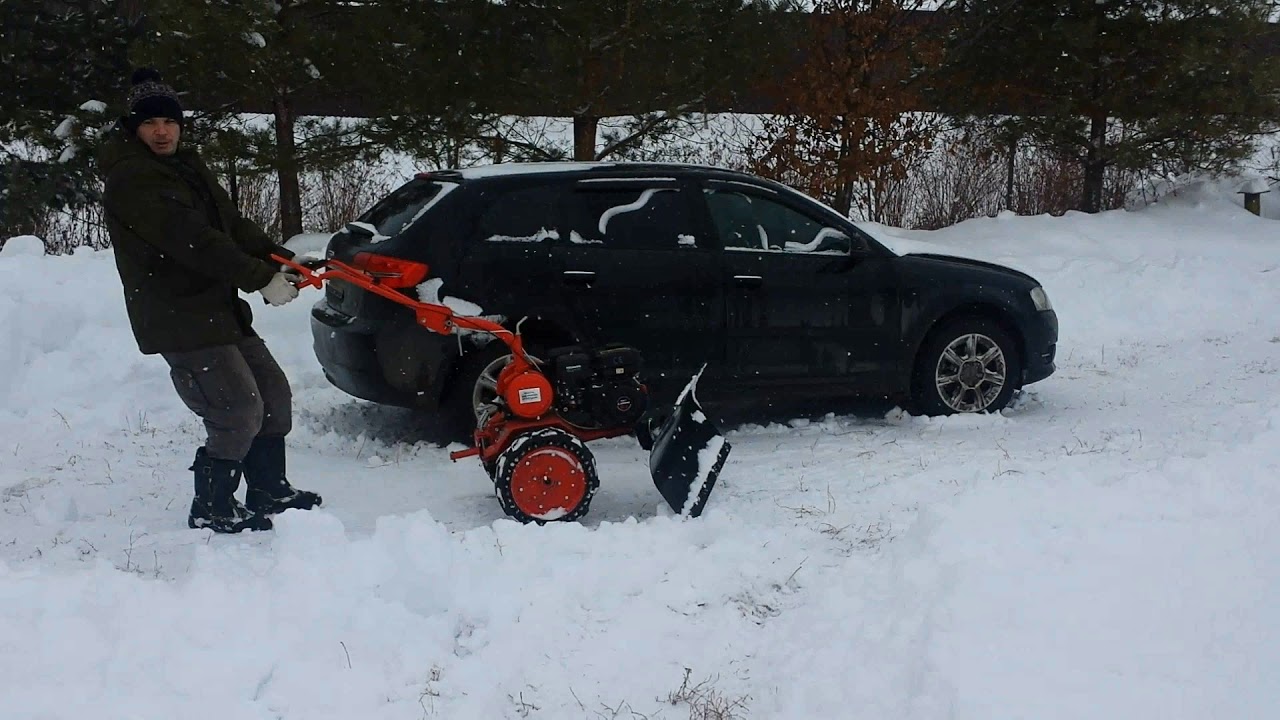 Снегоуборщик для мотоблока Салют – незаменим в зимнее время