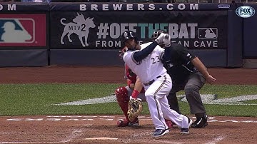 CIN@MIL: Weeks breaks the tie with an RBI single