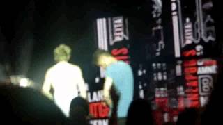 One Direction LIVE - TMH tour in Verona 19th May 2013 The End by Donna 1,845 views 11 years ago 7 minutes, 54 seconds