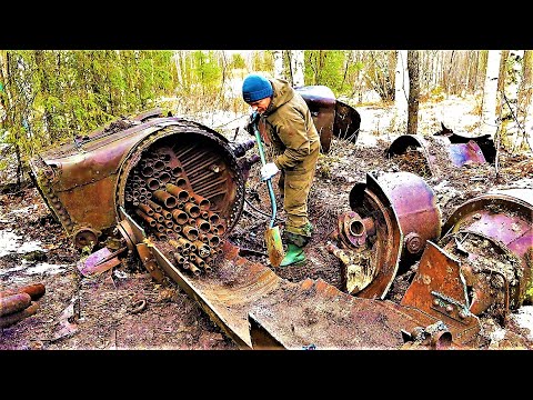 ПААРООВООЗ! РЕКА ЗАМЕРЗАЕТ! ШУГА, ЗАБЕРЕГИ! ЛОМАЮ ЛЁД. ПРОБИРАЮСЬ НА ЗАГОТОВКУ ТОНН МЕТАЛЛА.