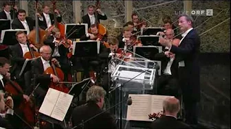 Princess Leia's Theme played by the Vienna Philharmonic Orchestra Princess Leia's Theme played by the Vienna Philharmonic Orchestra