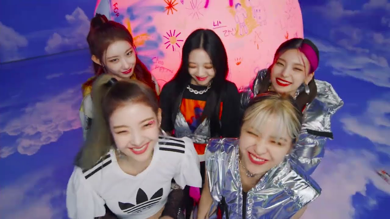 ITZY - SWIPE MV Official