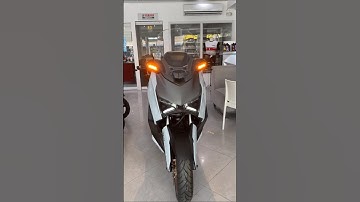 YAMAHA XMAX CEMENT GRAY 2025