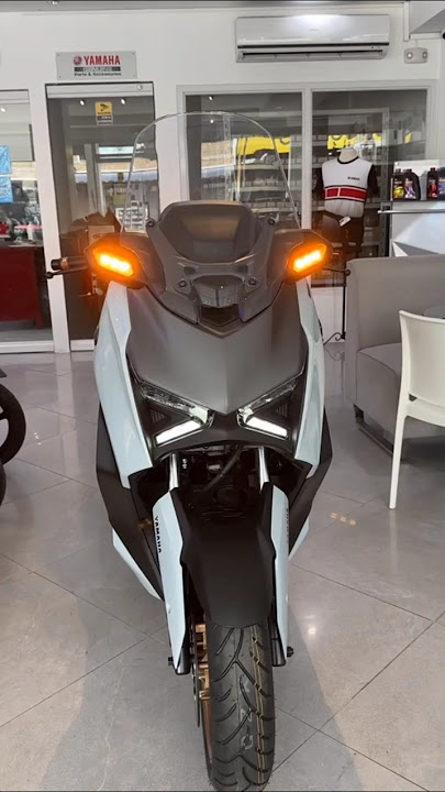 YAMAHA XMAX CEMENT GRAY 2025