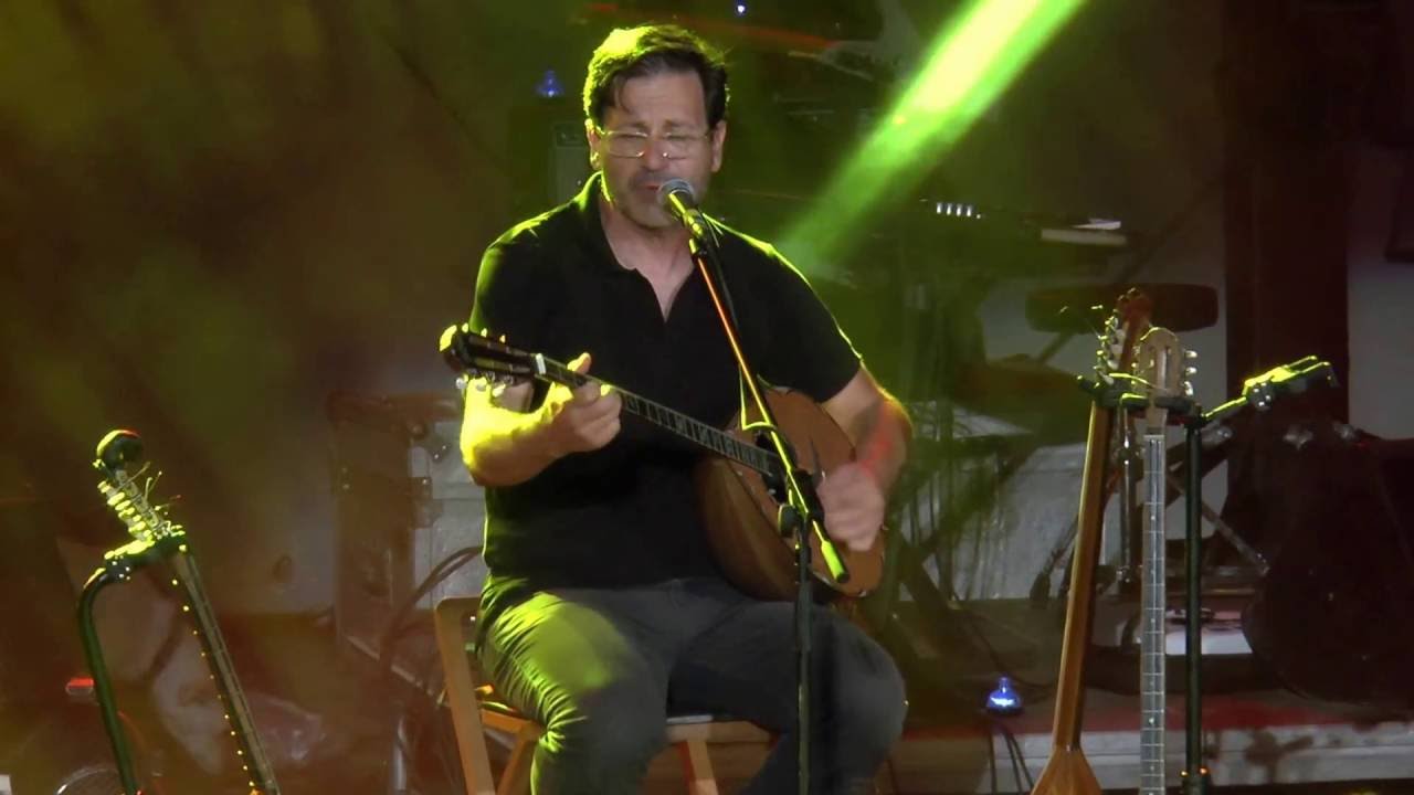 Θανάσης Παπακωνσταντίνου - Πέντε Μάγκες στον Περαία (Βεάκειο Πειραιά 14-7-2014)