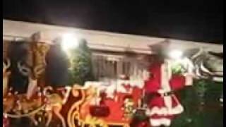 Pelham Pkwy Christmas house 2009.wmv