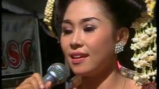 Giantini Cs / Sekar Pucung - Momong / Gong Ijo / live Tuko Sugihan Toroh Grobogan