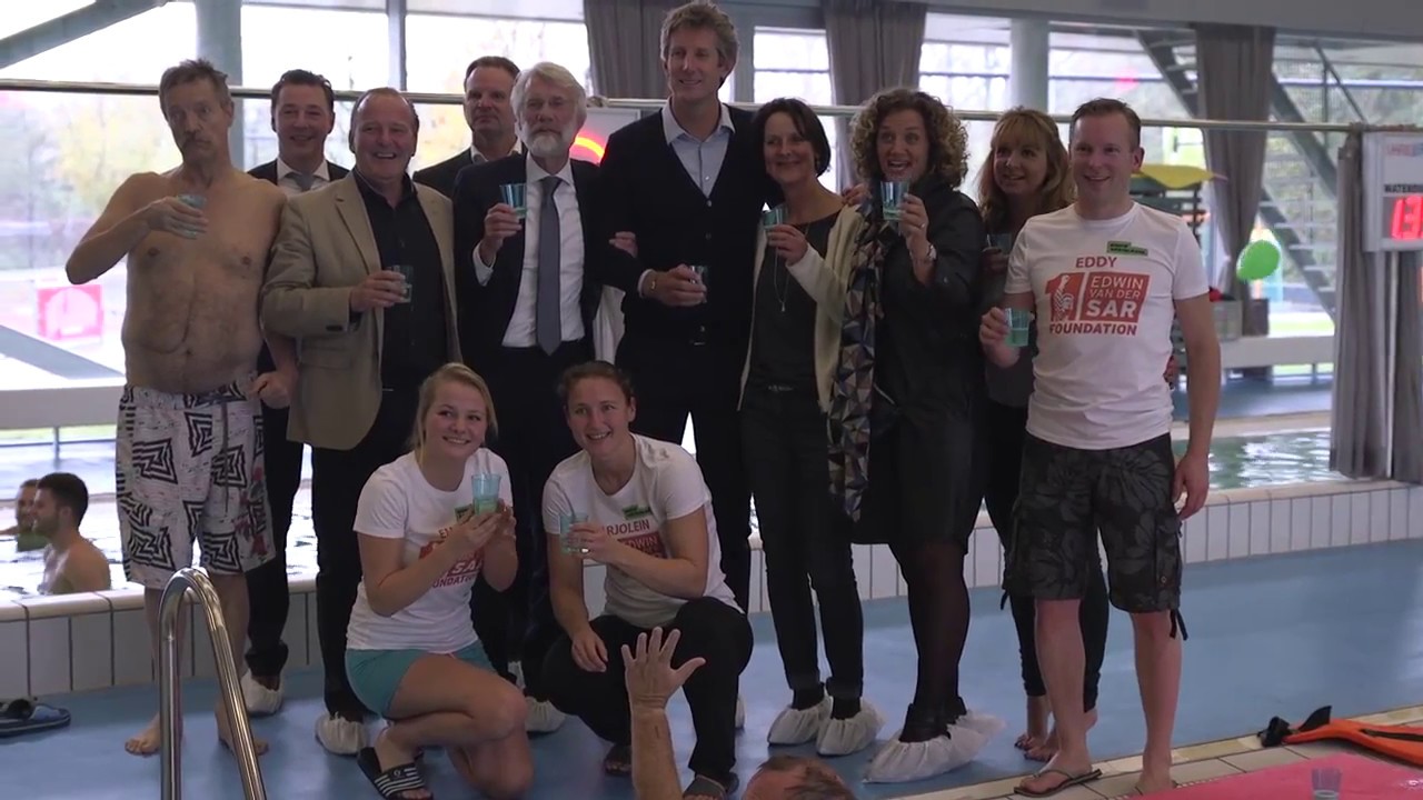 Videoclip NAHZwemmen Edwin van der Sar Foundation YouTube Videoclip NAHZwemmen Edwin van der Sar Foundation YouTube