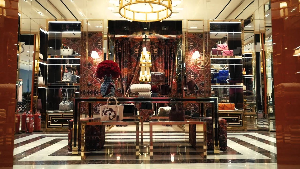 Tory Burch celebrates its new boutique in Qatar - YouTube