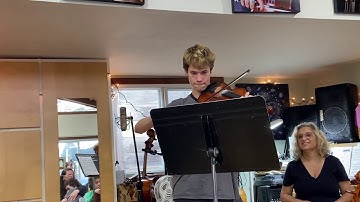 Natchez playing “Lost in the Loop” by Liz Carroll