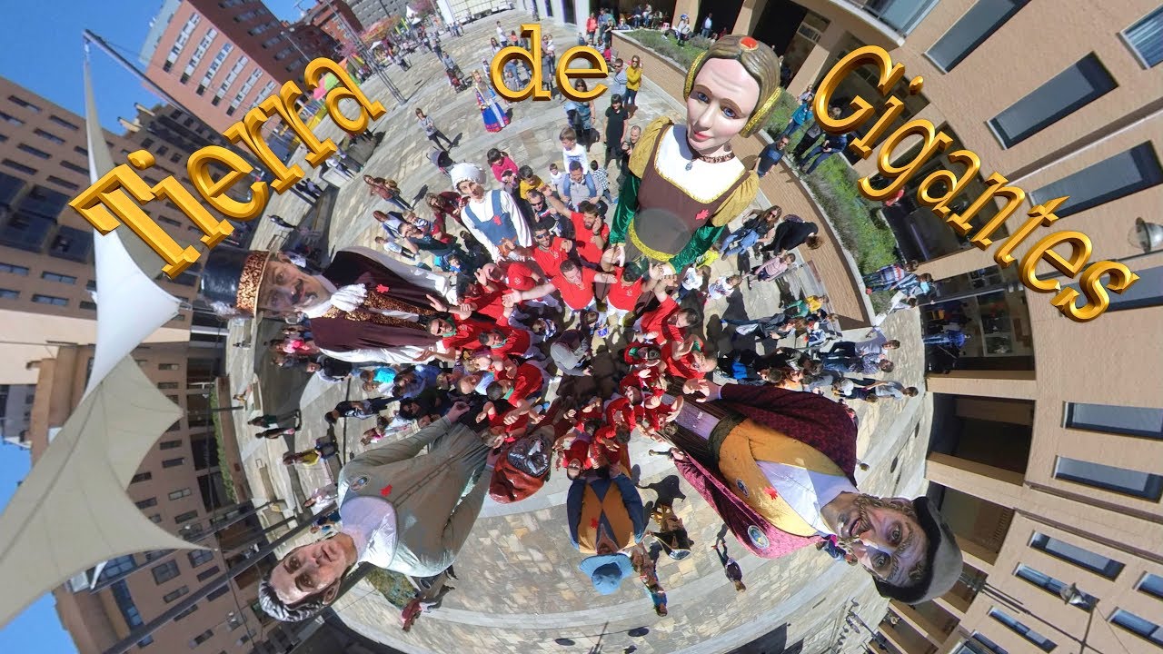 Gigantes de Artika (Navarra). Baile con Elvira de Izu, nueva figura.