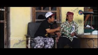 Cak silo dijak neng makam malah nyanyi, 'Saben malam jumat ahli kubur muleh neng omah'. Oalah emboh