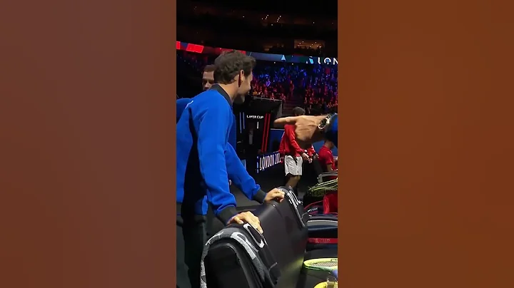 Federer's HILARIOUS reply to Berrettini's unusual request 🤣