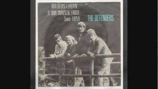 The Defenders - Der Er Lys i Lygten chords