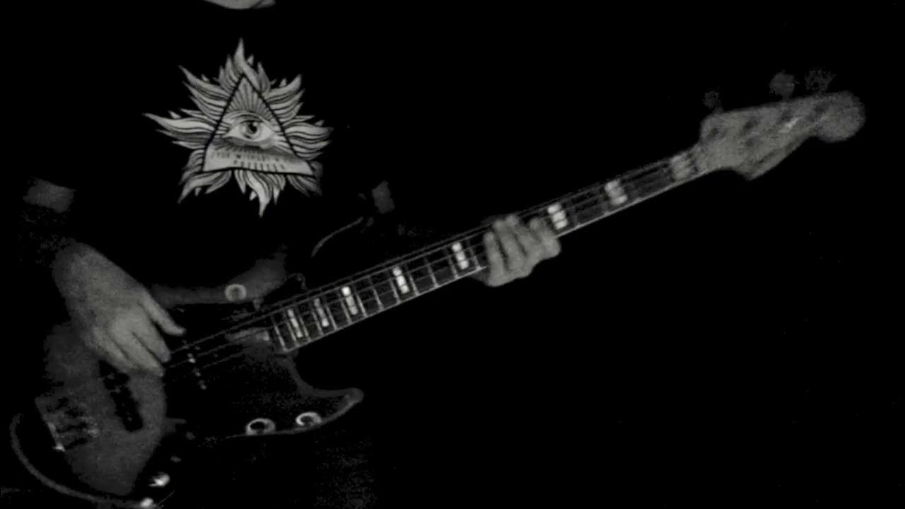 Billy Idol Eyes without a face (bass cover) YouTube