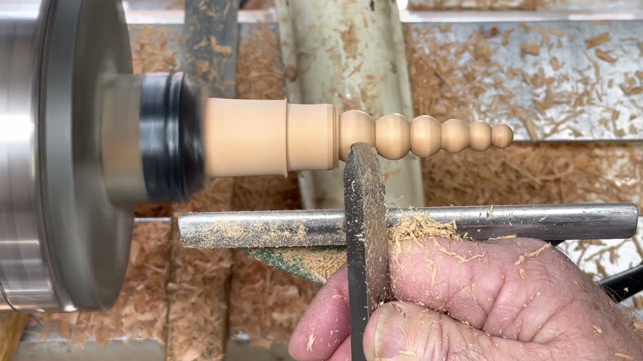 Turning beads with the skew in real time
