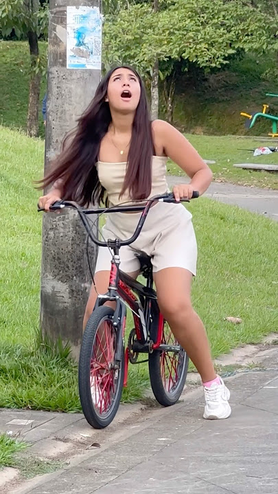 La bici 🚲 sorpresa 😰 feliz 😁
