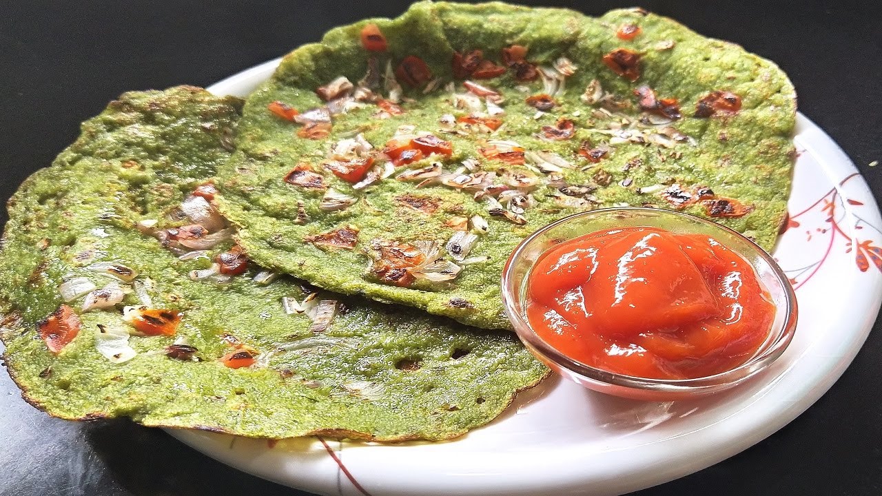 Start the day with nutritious Palak Paneer Uttapam, serve hot for breakfast, the recipe is also very easy.