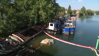 Yonne : les péniches, retrouvées mystérieusement coulées, sont renflouées