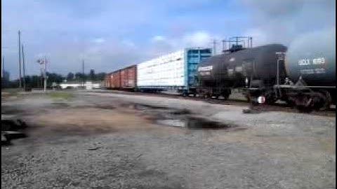 NS P5A Coming up up by Goldsboro yard 3 C40-9Ws