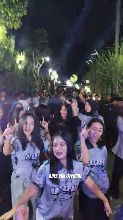 gak perlu sewa dancer, pemuda kampunge wes spek dancer semua
