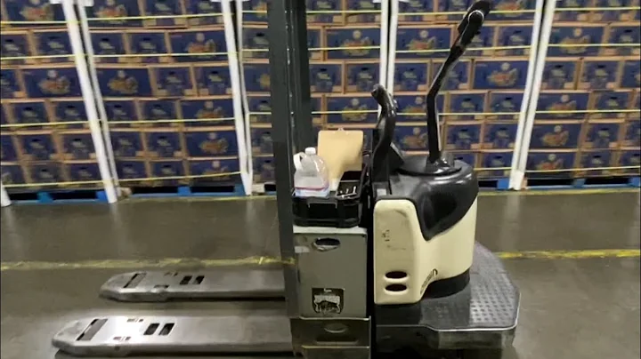 How to operate an electric pallet jack get hired for your next job! #palletjack #fyp