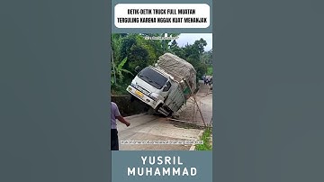 Detik-detik truck full muatan ini terguling karena tidak kuat menanjak #shorts